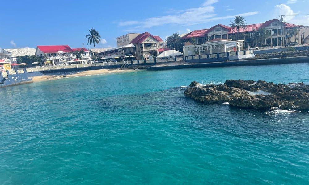 CAYMAN ISLANDS: EARLY YEARS CURRICULUM FRAMEWORK by Cayman Island